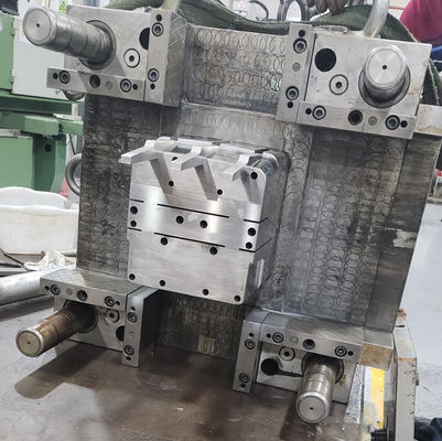Lange vormlevensduur Precision injection molding met EDM en freesbewerking